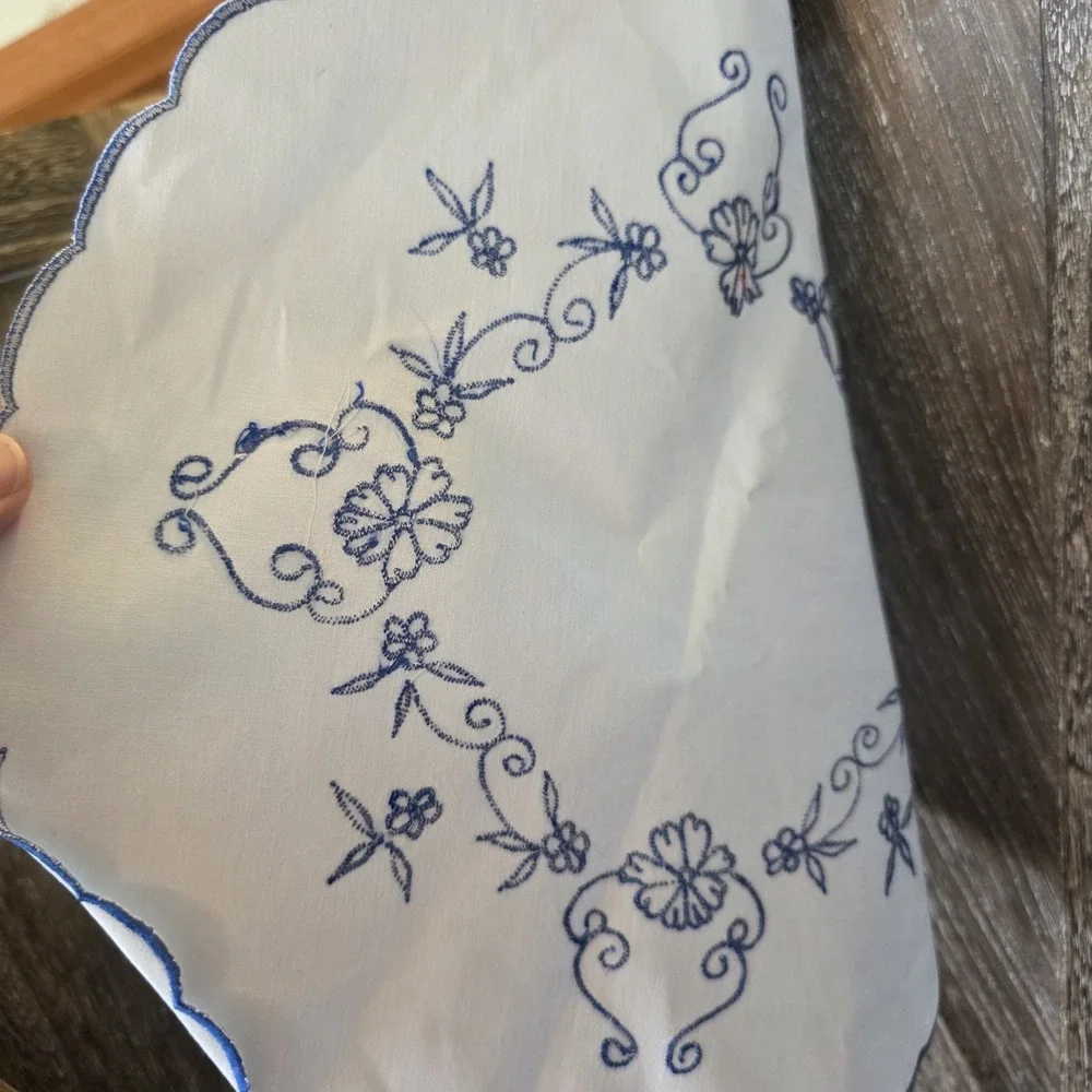 Embroidered Linen Table Runner Dutch Themed Bluework Scalloped Set of 2 Vintage